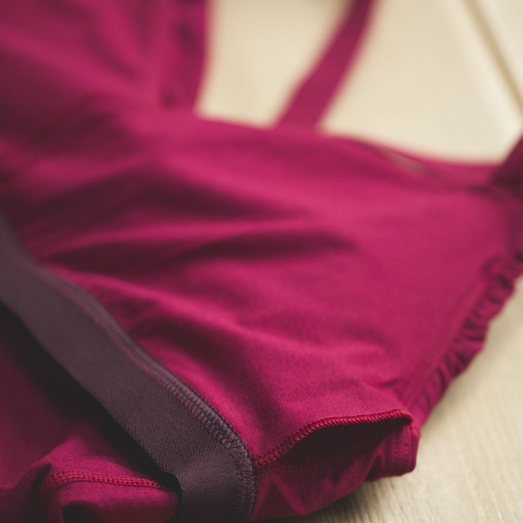 Lululemon Wrap It Up Tank in Cranberry Size 10 - Picture 4 of 10